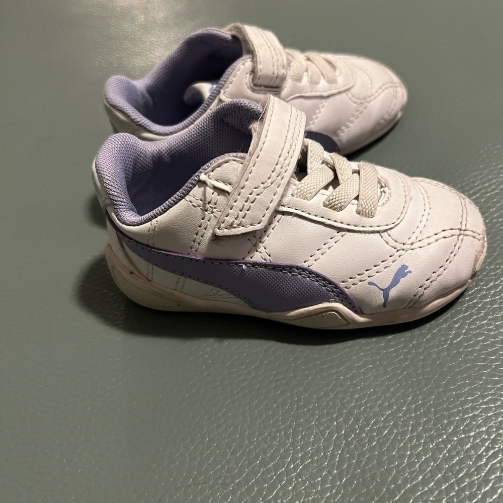 Size 5 toddler shoe. Little bit of scuff on toe but great shape